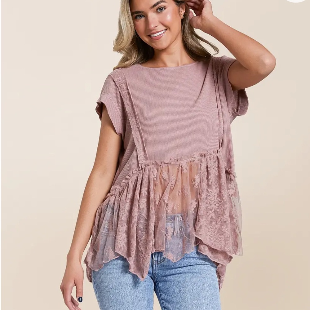 Daytrip | Baby Peplum Lace Top